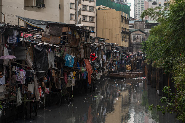Binondo, Manila, has some slums too