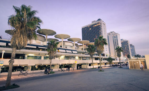 Tel Aviv beach boulevard