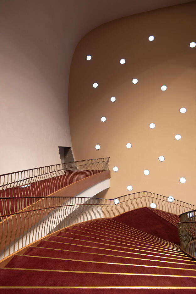 Taichung, Taiwan: National Taichung Theater, 57,685 m2, by JP architect Toyo Ito, opened in 2016