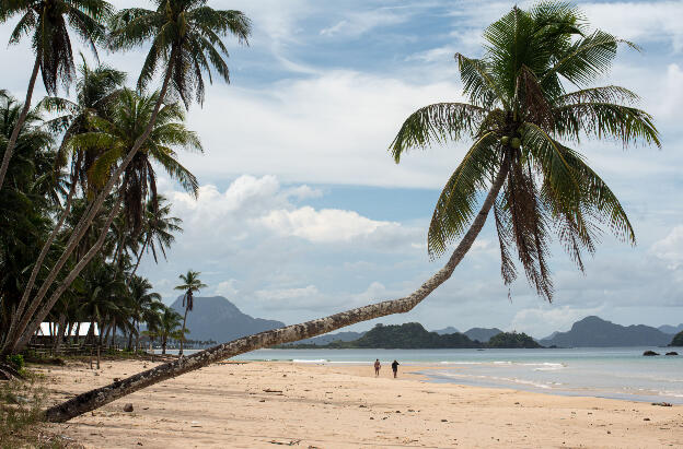 Nacpan Beach, Palawan: The far end of the 4km beach