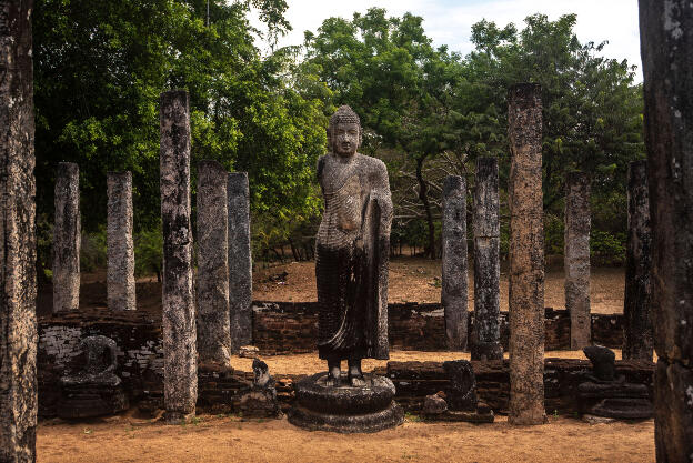 Polnnaruwa, Sri Lanka: Ruins of a Buddha temple