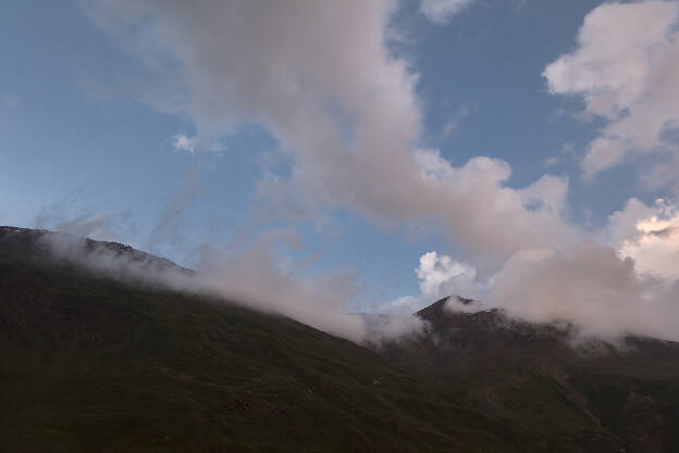 Dusk below Guli pass, Sveneti