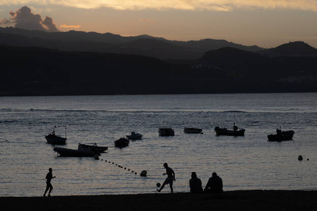 Beach life in Las Palmas, Gran Canaria