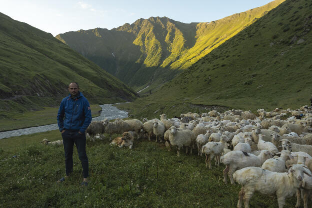 Ruslan from Chechnya, shepherd near Parsma, Thusheti
