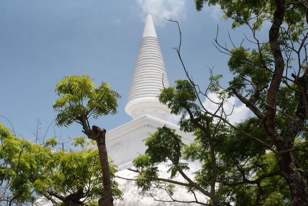 Polonnaruwa, Sri Lanka: Kiri Vehera stupa