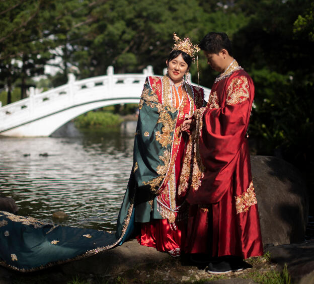 Taipeh: Wedding photos in traditional Hanfu Chinese clothes