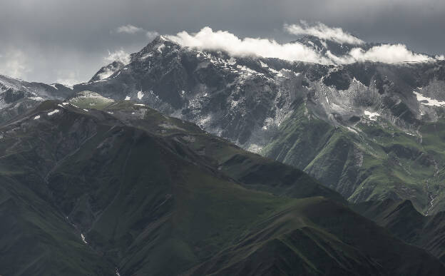View from Pirikita range, hiking from Omalo to Parsma