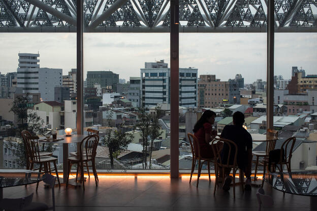 Tainan Art Museum, Taiwan: Rooftop bar in Building 2